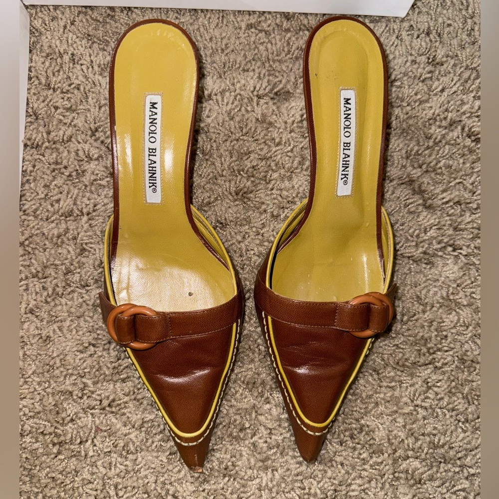 MANOLO BLAHNIK® heels. Size 38